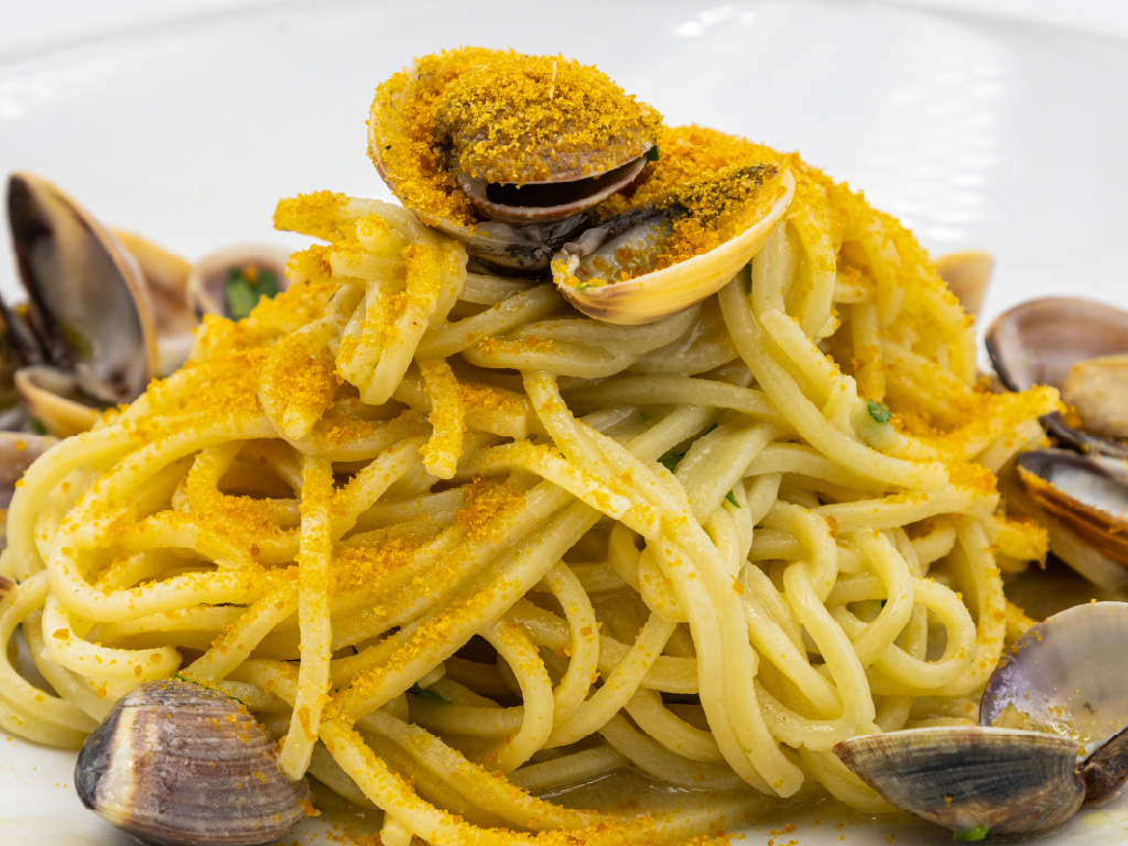 Spaghetto alla Chitarra Vongole e Bottarga (Pasta Fresca)